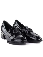 Dámské lakované polobotky s ozdobným podpatkem černé Vinceza 58638