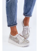 Dámská kožená polobotka s ažurovým vzorem Zazoo 2821 Světle šedá