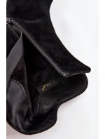 Semišové dámské boty na sloupkovém podpatku s ozdobou D&A – černé