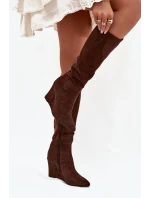 Zateplené dámské kozačky na klínu čokoládové Rosina