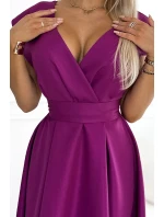 348-8 SCARLETT rozšířené šaty s obálkovým výstřihem a páskem - FUSSION WITH BROKER 348-8 SCARLETT rozšířené šaty s obálkovým výstřihem a páskem - FUSSION WITH BROKER