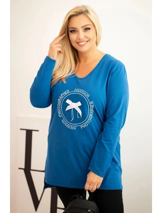 Dámská blůza s delším zadním dílem a potiskem chabrová