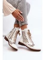 Děrované kožené botky Zazoo 2695 bílé