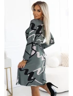 576-1 Svetrové trapézové šaty s páskem - OLIVE v černo-béžovém vzoru 576-1 Svetrové trapézové šaty s páskem - OLIVE v černo-béžovém vzoru