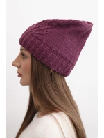 Dámská zimní čepice z vlny s ozdobným ražením K474 tmavě fialová