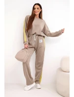 Dámský teplákový komplet Masełko s lampasy a volnou mikinou fango