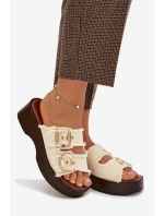 Dámské pantofle na platformě se zlatými sponami světle béžové Renelisse