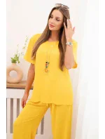 Dámský komplet s volnou halenkou a širokými nohavicemi žlutý