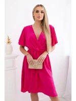 Šaty s vrstveným výstřihem fuchsie