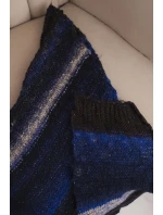 Dámský svetr z měkké a teplé vlny v barevných pruzích KN19 modrý Dámský svetr z měkké a teplé vlny v barevných pruzích KN19 modrý