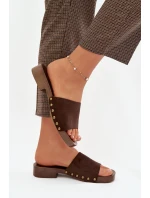 Dámské pantofle na nízkém podpatku se zlatými sponami čokoládové Girella