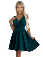 478-3 MAYA Šaty s delšími zády, výstřihem a páskem - BOTTLE GREEN