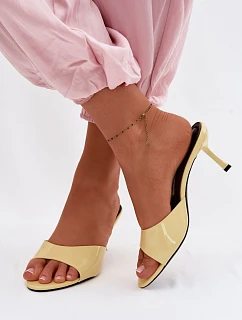 Lakované pantofle z umělé kůže na podpatku Žluté Melissea