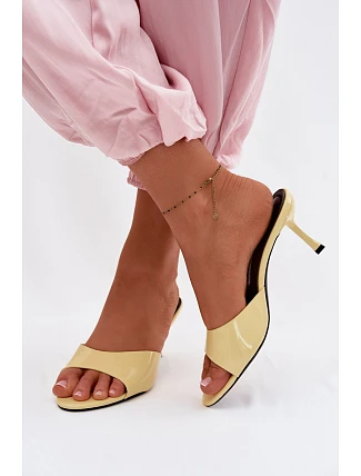 Lakované pantofle z umělé kůže na podpatku Žluté Melissea