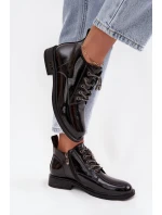 Lakované kožené dámské botky D&A – černé