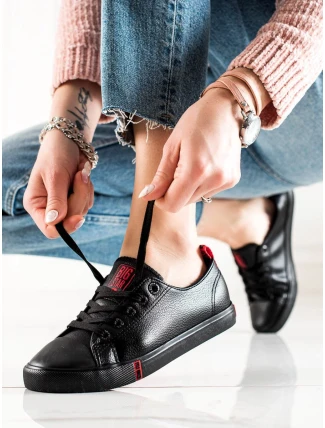 Pěkné dámské černé  tenisky bez podpatku