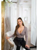 Dámský sexy svetřík se zavinovacími prvky IN-1537 Šedá - Koucla Dámský sexy svetřík se zavinovacími prvky IN-1537 Šedá - Koucla