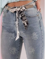 Dámské úzké džínové kalhoty s páskem CRYSTALUX modré FashionStreet UY2427 Dámské úzké džínové kalhoty s páskem CRYSTALUX modré FashionStreet UY2427