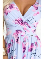 425-14 MATILDE Blinkered midi šaty s obálkovým výstřihem a krátkými rukávy - modré s růžovými květy