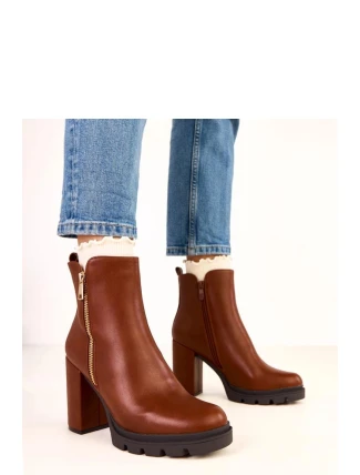 Boty na podpatku  model 220577 Solea