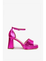 Dámské lakované sandály na sloupku Fuchsie Marila