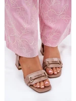 Kožené lakované dámské sandály na podpatku béžové Mevonelle