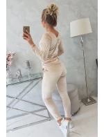 Velurová souprava s řasením na zadní straně béžová