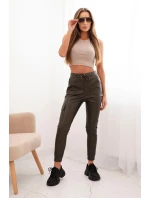 Dámské kalhoty z ekokůže s kapsami a šněrováním v pase khaki