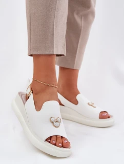 Dámské kožené sandály s ozdobou Vinceza 66757 bílé