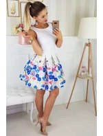 Dámské společenské šaty bez rukávů se skládanou sukní a páskem bílé - Bílá / 40 - Bicotone Dámské společenské šaty bez rukávů se skládanou sukní a páskem bílé - Bílá / 40 - Bicotone