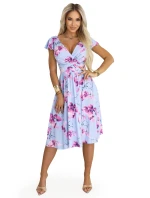 425-14 MATILDE Blinkered midi šaty s obálkovým výstřihem a krátkými rukávy - modré s růžovými květy