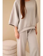 Dámský komplet viskózové máslo s širokými nohavicemi a volnou blůzou fango