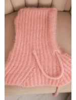 Dámská čepice s kapucí z jemným pletením s tkaničkami pudrově růžová