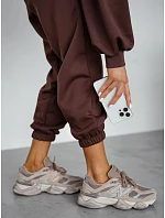 Dámská tepláková souprava „Masełko“ s kapucí v čokoládové barvě FashionStreet AY1212 Dámská tepláková souprava „Masełko“ s kapucí v čokoládové barvě FashionStreet AY1212