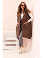 Dámská prošívaná vesta Plus Size s kapucí na zip hnědá