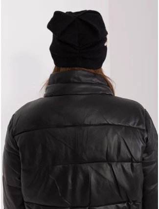 Čepice AT CZ 2329 1.85 černá a béžová Čepice AT CZ 2329 1.85 černá a béžová