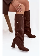 Dámské zateplené kozačky na podpatku s ozdobnými detaily Lucinda – čokoládové