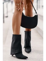 Dámské boty na podpatku se zahnutým svrškem a špičatými špičkami černé Naritua