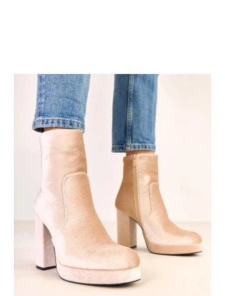 Boty na podpatku model 220580 Solea Boty na podpatku model 220580 Solea