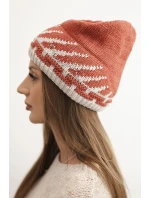 Dámská zimní čepice z vlny s geometrickým vzorem a kamínky K469 ruda