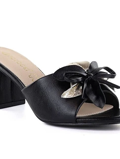 Dámské žabky na kůlu s květinou černé Potocki LE20336