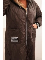 Dámská bunda Plus Size prošívaná s kapucí a sportovními manžetami hnědá