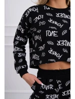 Sada s černými nápisy