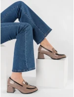 Moderní  dámské  polobotky na širokém podpatku