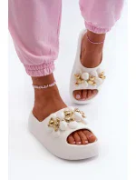 Dámské pěnové pantofle s ozdobami na silné podrážce, bílá Bremavia Dámské pěnové pantofle s ozdobami na silné podrážce, bílá Bremavia