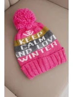 Dámská zimní čepice s vlnou a nápisem s velkým bambulí K422 světle růžová