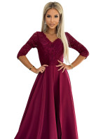 AMBER - Elegantní dlouhé dámské maxi šaty ve vínové bordó barvě s krajkovým výstřihem 309-9