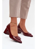 Lakované lodičky na sloupku s ozdobou Bordové Isoline