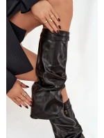 Dámské Kozačky Na Podpatku S Ohnutým Žíním A Zlatým Detalem Černé Diorna Dámské Kozačky Na Podpatku S Ohnutým Žíním A Zlatým Detalem Černé Diorna