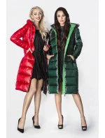 Zelená dlouhá dámská zimní bunda s kontrastní podšívkou (j9-063) Zelená dlouhá dámská zimní bunda s kontrastní podšívkou (j9-063)